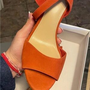 Women’s Open-Toe Block Heel Sandals in Orange